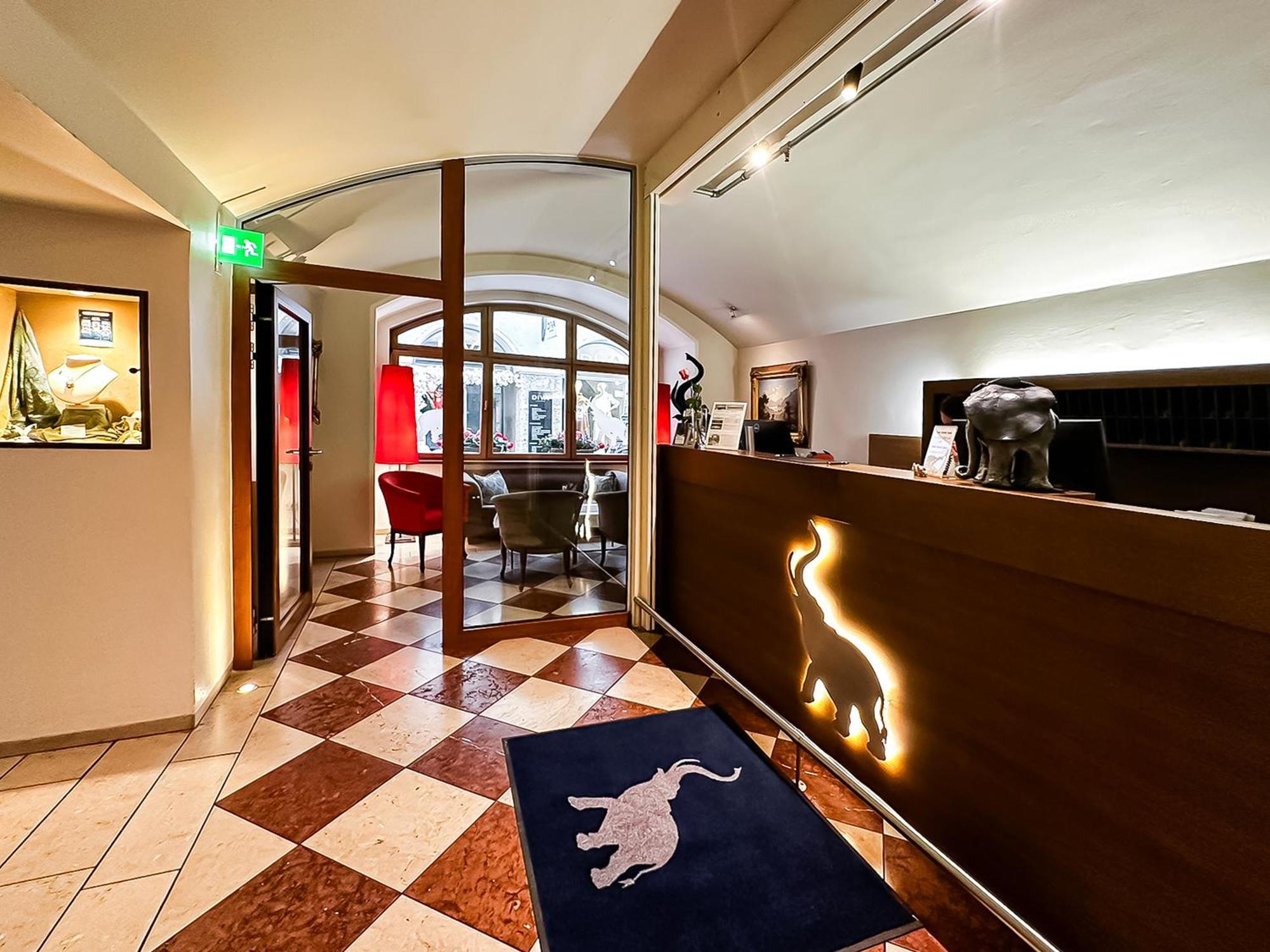 Hotel Elefant Salisburgo Esterno foto